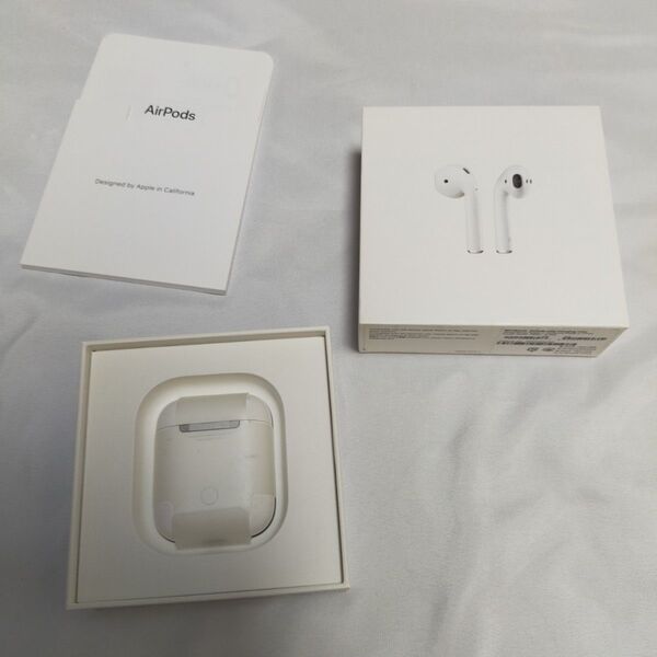 【箱付】Apple AirPods with Charging Case MV7N2J/A