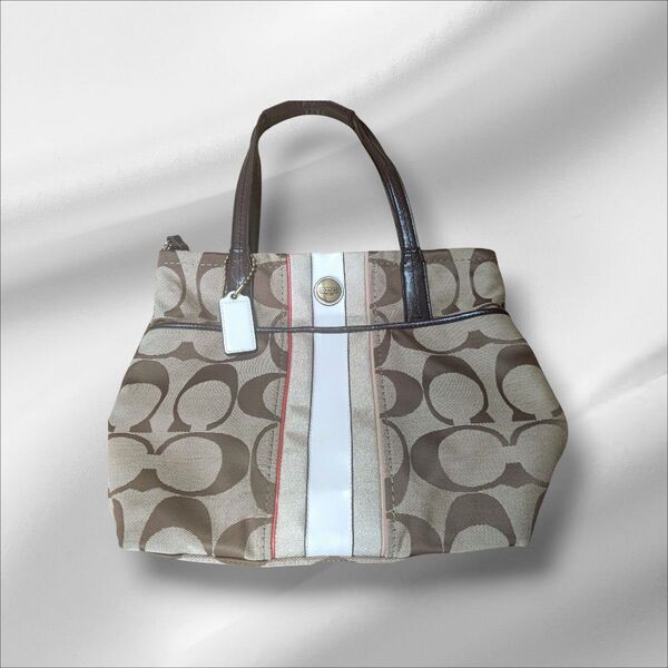 美品COACH ハンドバッグ ベージュ シグネチャー