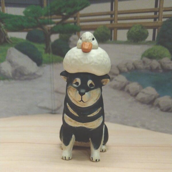 キタンクラブ あかねの木彫り アヒルと犬 柴犬 黒柴 カプセルトイ ガチャ フィギュア