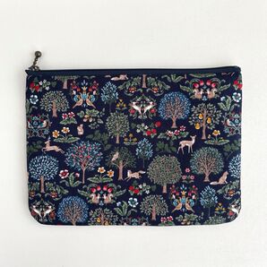 森 動物 マルチポーチ 20×14cm 大きめ フラットポーチ ハンドメイド No.568