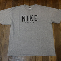 90s NIKE Soccer Tシャツ XL グレー ロゴ スウオッシュ ナイキ サッカー スポーツ 半袖 オールド ストリート 古着_画像2