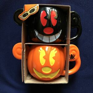 激レア限定品　TDR ハロウィン　2009年Disney's HALLOWEEN ミッキー＆ミニー　陶器　マグカップ 2個セット