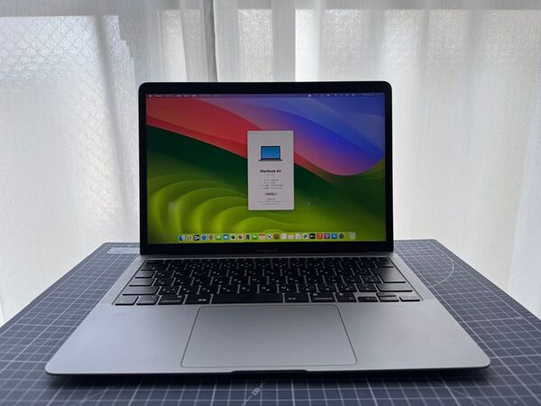 Macbook Air 2020 M1 8GB 256GB SSD スペースグレー