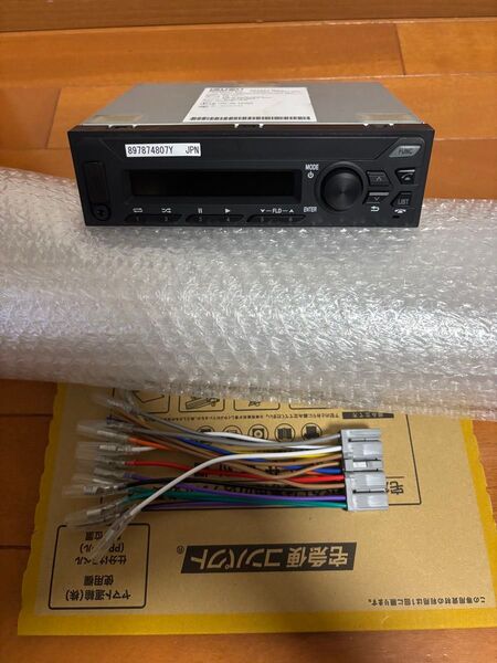 【未使用】いすゞ ELF Bluetooth付き 純正ラジオ 897874-8071 逆カプラー 変換カプラー付 12V 1DIN