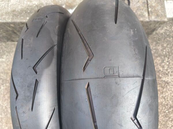 新品 ピレリ スーパーコルサ V4 SC2 120/70 180/60 前後23年製 cbr600rr YZF R6 ZX6