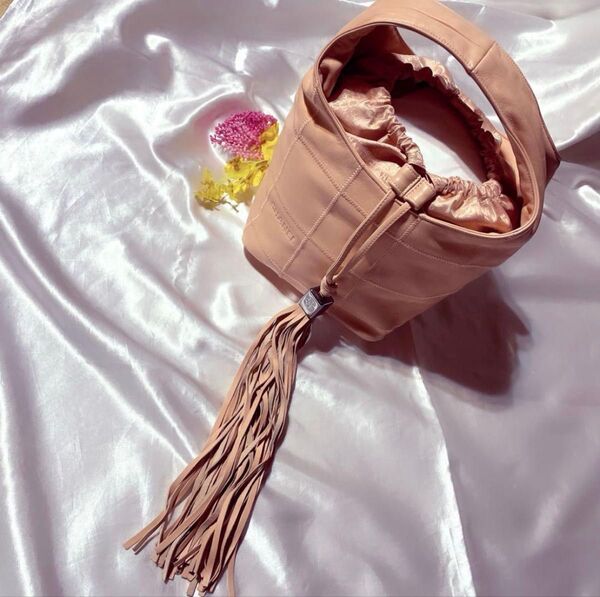 CHANELサーモンピンク色ハンドバッグ未使用美品