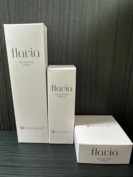flavia フラビア フォーマルクライン クリーム 保湿化粧水 エッセンス 保湿美容液