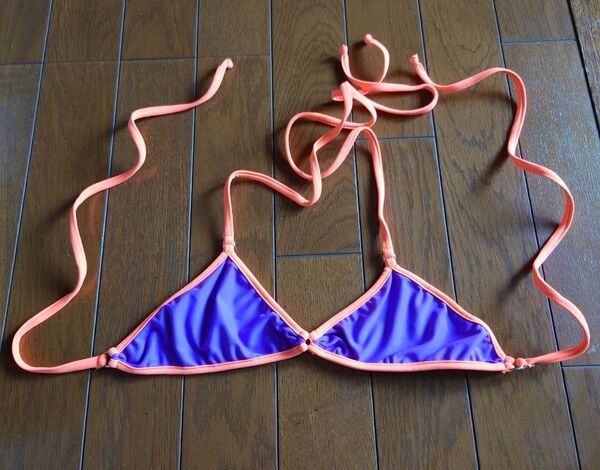 wicked weasel パープルⅹオレンジビキニ水着トップのみ