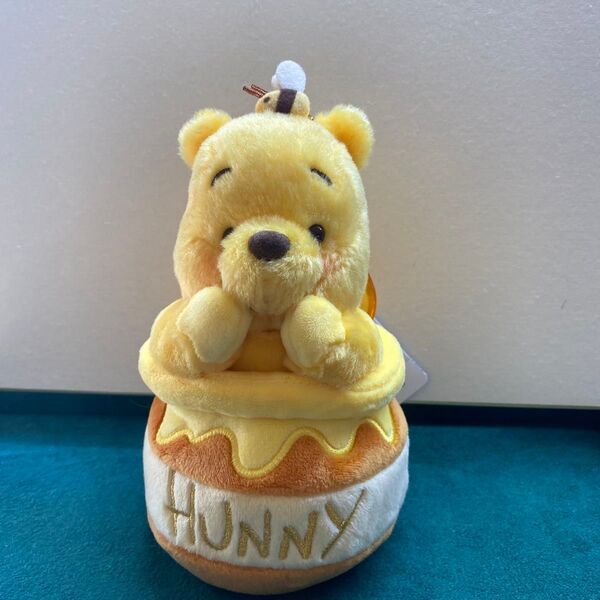 店舗限定 写真の子お届けディズニーストア プーさん ぬいぐるみキーホルダーHONEY DAY 値下げ不可