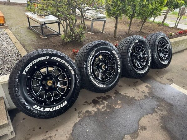 中古 monsta 265/65-17 デルタフォース ブラックマシニング 4本セット 4ヶ月使用