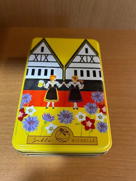 空き缶 サブレミシェル お菓子 小物入れ