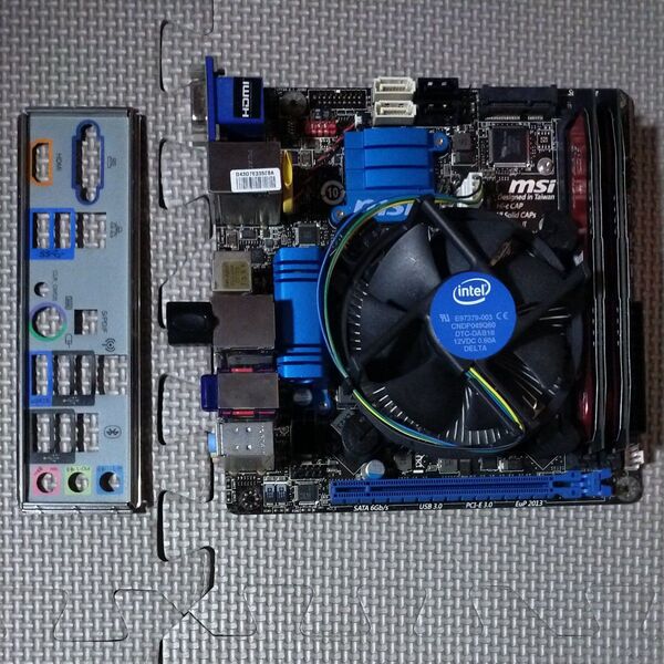 MSI Z77IA-E53 ITX マザーボード core i7 3770T Team8GBメモリー