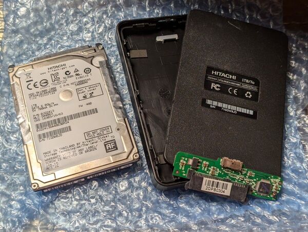 HDD 2.5インチ Hitachi 1TB HTS541010A9E680 SMART異常 使用可 C5C6無 ケースおまけ付き