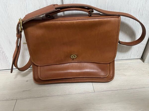 オールドコーチ レザーショルダーバック キャメル ターンロック COACH ハンドバッグ
