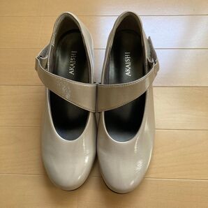 アカイシ ストラップシューズ ベージュ Mサイズ