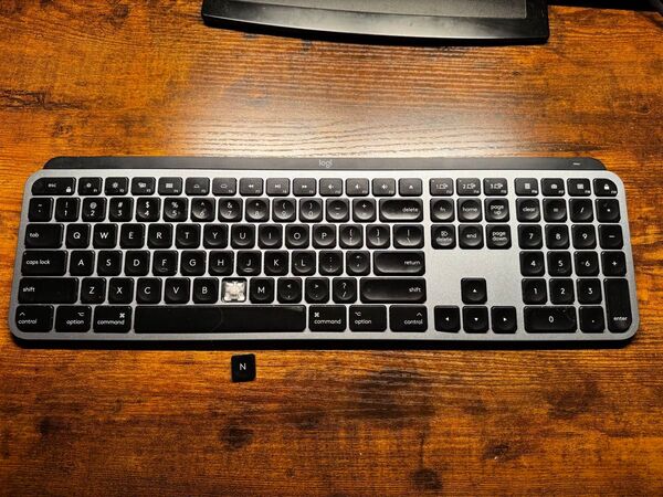【修理できる方向け】Logicool ワイヤレスキーボード KX800m keys for Mac