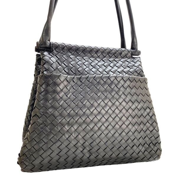 BOTTEGA VENETA ボッテガヴェネタ ショルダーバッグ ブラック イントレチャート 黒 レザー