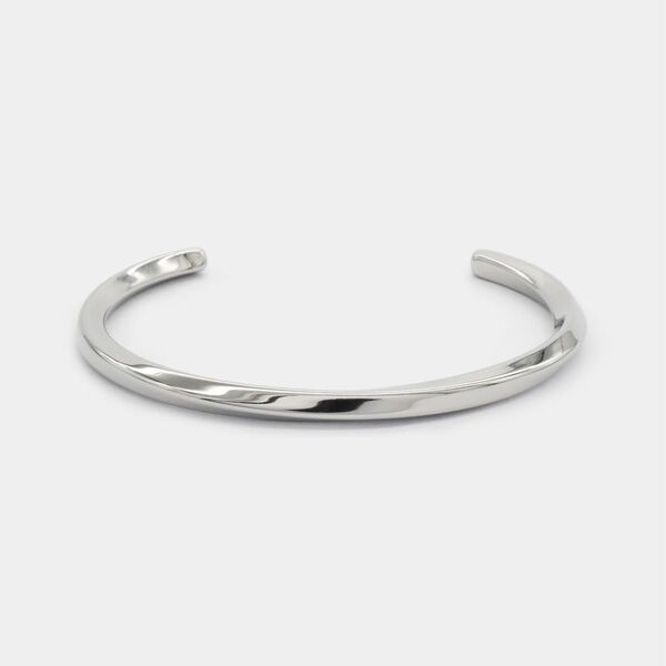 13lue twist bangle