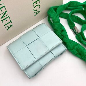 RFID搭載【極美品】BOTTEGA VENETA ボッテガヴェネタ カセット 三つ折り財布 本革 水色 マキシイントレチャート