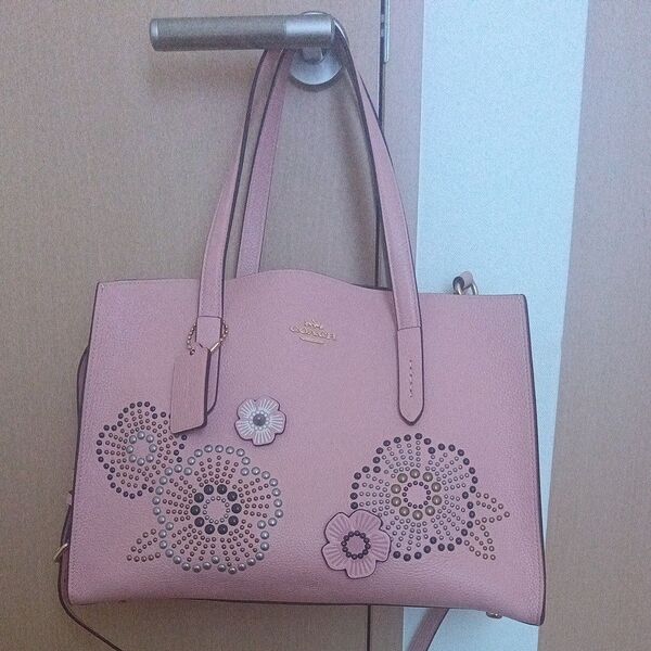 COACH コーチ トートバッグ ピンク フラワー スタッズ