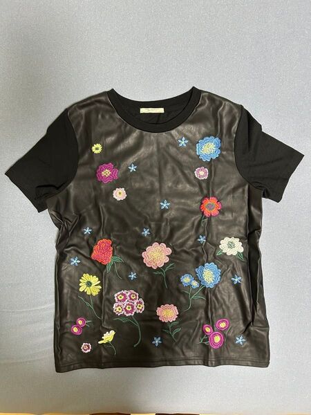 ZARA ブラック 刺繍 花柄Tシャツ サイズ28 美品 半袖 トップス 黒 シャツ