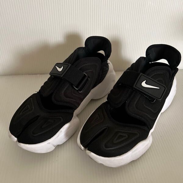 NIKE ナイキ アクアリフト 23.5cm ブラック×ホワイト