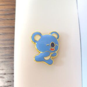 BT21 メタル ピンバッジ ランダム KOYA
