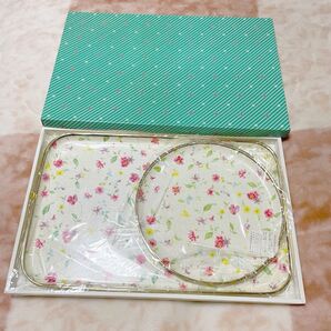 花柄トレーと花柄の丸皿ギフトセット 新品・未使用品 お盆 和食器 花柄 プレート 洋食器 食器