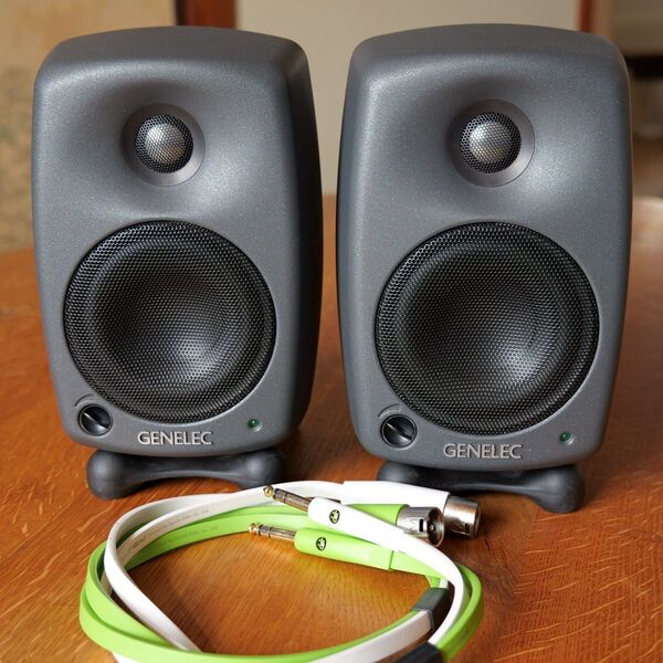 GENELEC 8020C アクティブ モニタースピーカー OYAIDE d+ ケーブル付き