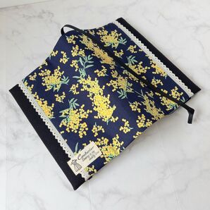 ネイビー/花柄/ミモザ柄/レース付き/ブックカバー/四六判カバー/ハンドメイド