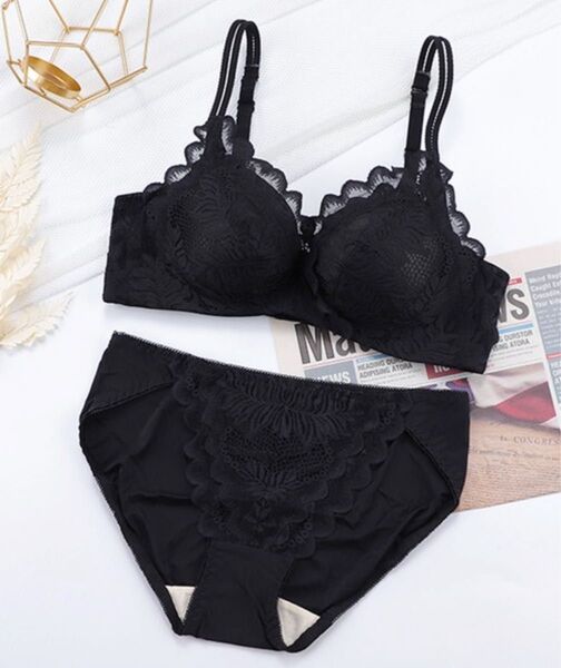 新品タグ付き Lace Ladies ブラジャー ショーツセット ノンワイヤー レースブラ・ショーツ2点セット
