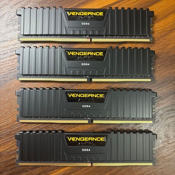【中古 メモリ】DDR4-2666MHz VENGEANCE 8GB×2枚×2箱