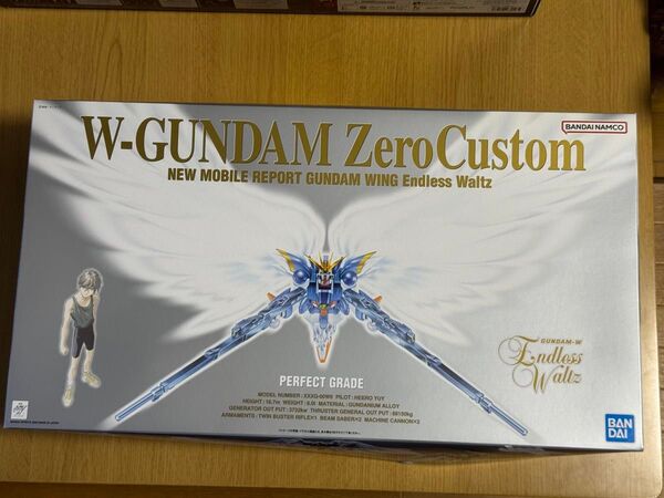 W-GUNDAM Zero Custom PERFECT GRADE バンダイ
