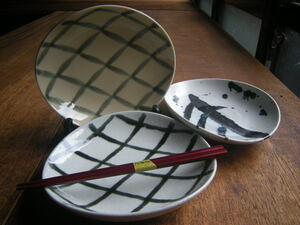 Art hand Auction Restaurant utensils ◇Only in stock [New *Discontinued] Hand-painted 3 types (irregular) Fuchitan plates (19.8cm x 17.4cm x 4.5cm) Set of 3 *High-quality utensils *Discontinued products*, Japanese tableware, dish, medium plate