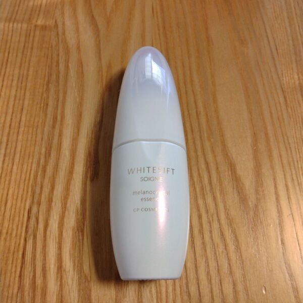 ソワーニュ ホワイトシフト メラノクリスタルエッセンスcb 美白美容液45ml 残量は画像にてご確認ください
