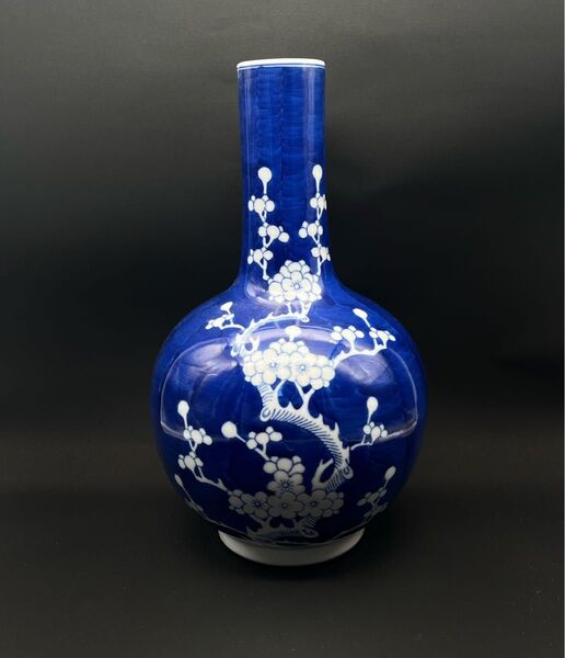 中国美術 花器 花瓶 置物 青華染付 うめ図 中國景徳鎮製