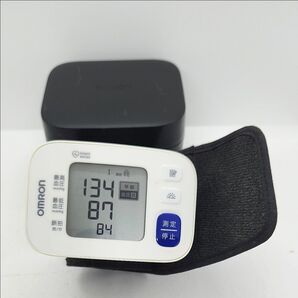 動作確認済み OMRON 血圧計 手首式 オムロン HEM-6180 電池付き 専用ケース付 健康器具 デジタル