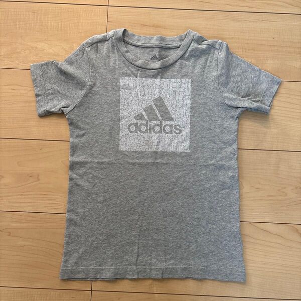 adidas アディダス 半袖Tシャツ 130 グレー