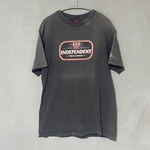 インディペンデント ブラック 鬼フェード tシャツ 90s 00s アイアンクロス ヴィンテージ 古着 半袖Tシャツ