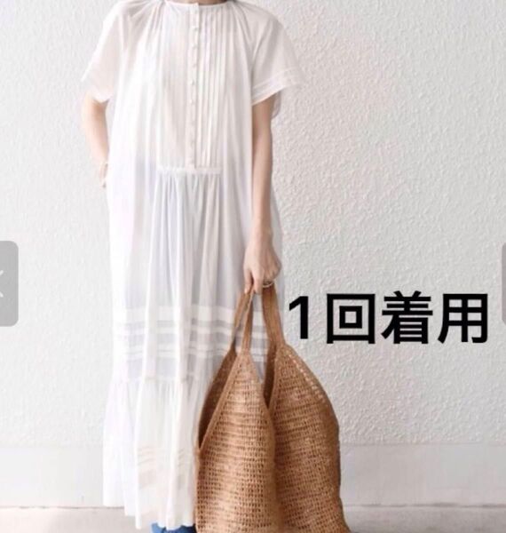 シップス 定価13,200円、2023年4月発売コットンローンピンタックワンピースホワイト 美品