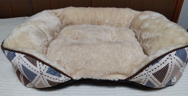 【中古品・美品】ペットベッド 犬 猫 クッション 小型犬 中型犬