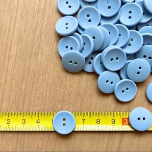 【即購入OK】未使用 ボタン つやなし 水色 シンプル 無地 15mm 50個セット プラスチック 樹脂ボタン まとめ売り