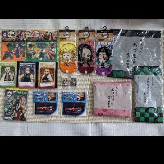 文房具まとめ売り 鬼滅の刃折り紙、 おりメモ、靴下、タオルハンカチ、エコバッグ