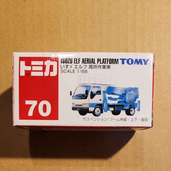 イスズ エルフ 高所作業車 (1/68スケール トミカ No.70 688563)