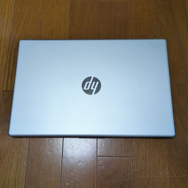 2024年10月購入 HP Laptop 15-fc0000AU シルバー