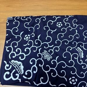 新品未使用 唐草模様 紺地 綿 風呂敷 130×130cm