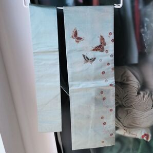 名古屋帯 蝶と花の刺繍 薄緑