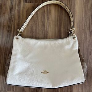 COACH コーチ ショルダーバッグ ホワイト シグネチャー