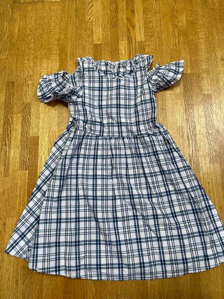 ワンピース、 チェック柄、 肩出しワンピース、女の子、キッズ、子供、140サイズ