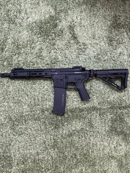 ダニエルディフェンス DDM4V7p 電動ガン